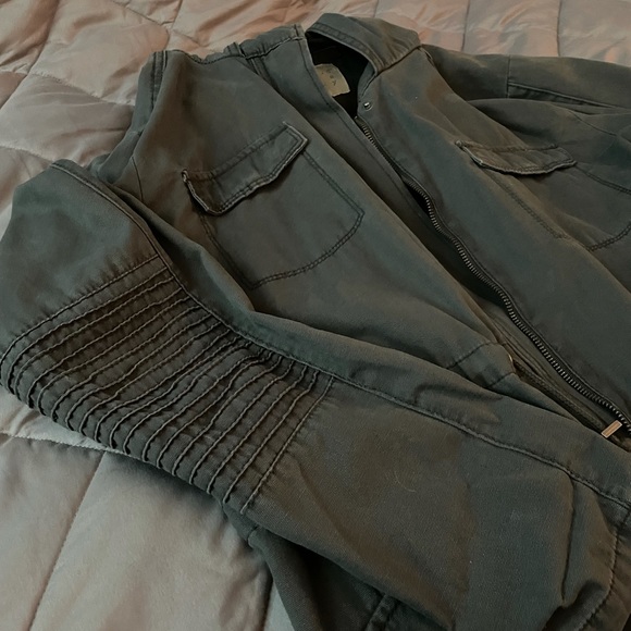 Jacket - Picture 1 of 4